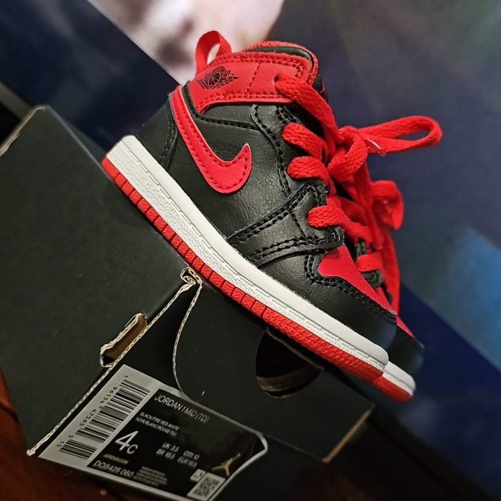 Jordan 1 MID